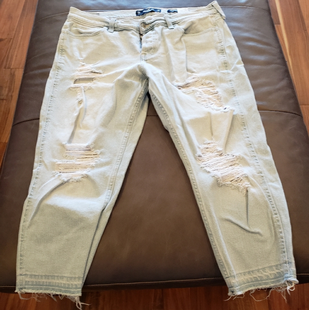 Hollister 13s Jean's light blue, ripped